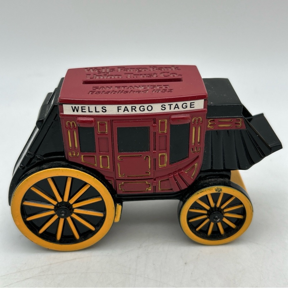 Coin Bank Stage Coach Wells Fargo & Union Trust Co Cast Iron 1998 - No Key